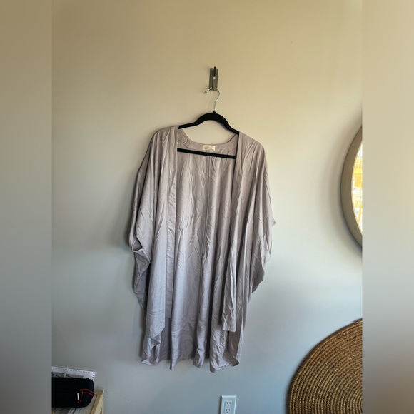 Aritzia azure skies xs pink cardigan kimono…. - Picture 2 of 8